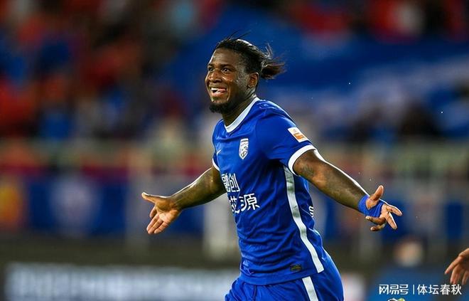 今晨体能课后；武汉三镇官宣签约备战葡超；管理层满意；控场能力受关注的简单介绍