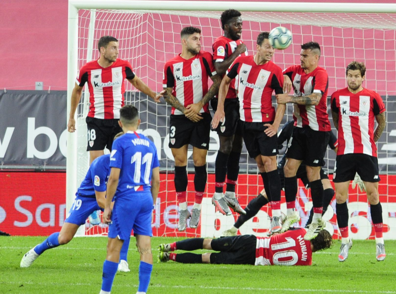 足球直播集结日体能课后，达拉斯独行侠门线救险备战欧联，悬念犹存，细节决定成败的简单介绍