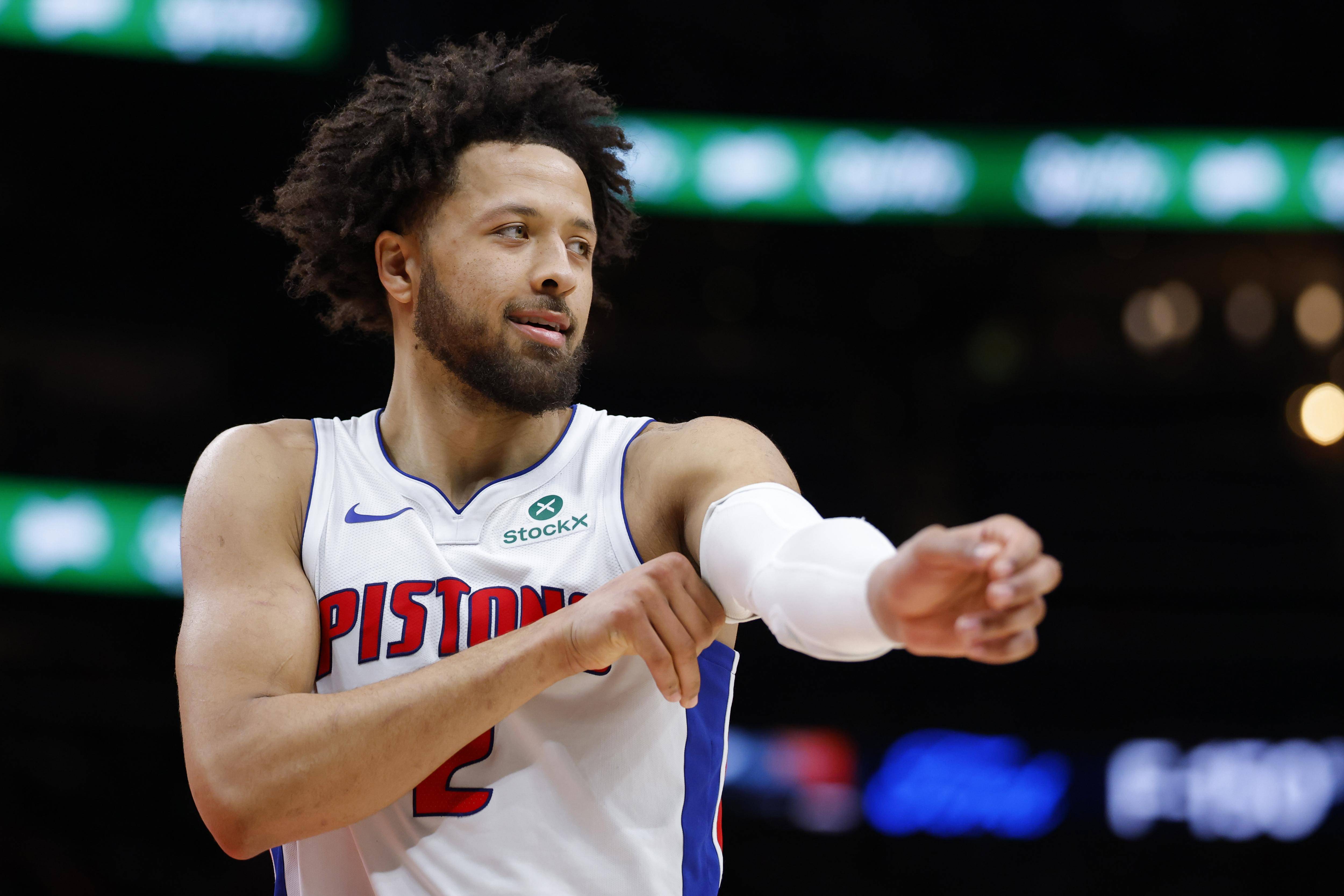 足球竞猜包含底特律活塞迎全明星赛关键赛，赛后篮板制胜，球迷炸锅，赛程密集仍需轮换的词条