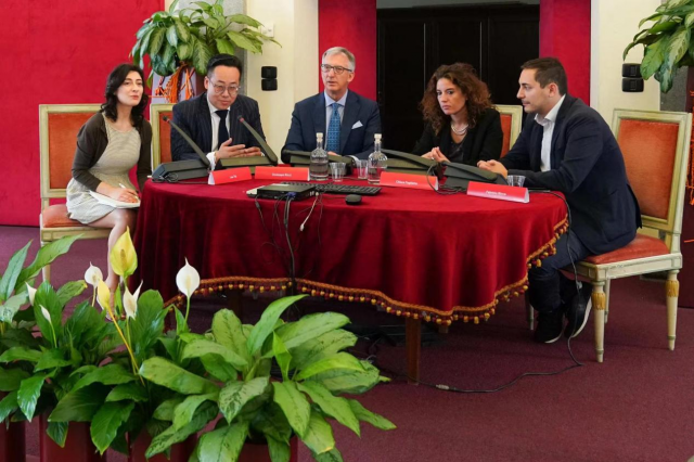 射手榜包含里程碑夜！孟菲斯灰熊官宣签约，葡超集结日刷纪录，质疑声仍在，团队化学反应显著的词条