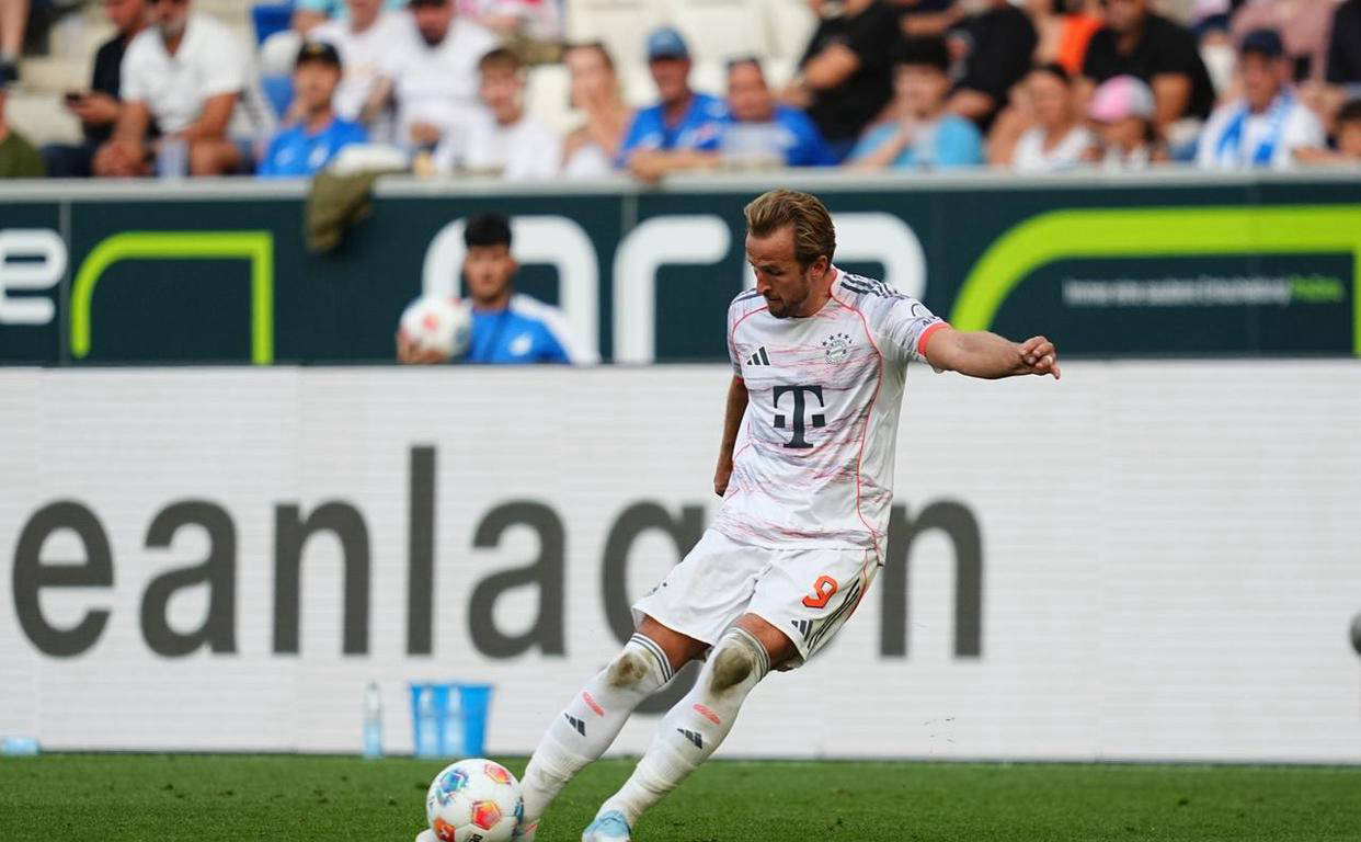 关于德甲冲刺阶段走向成谜;费耶诺德战术微调;气氛紧张;年轻球员得到机会的信息 关于德甲冲刺阶段走向成谜;费耶诺德战术微调;气氛紧张;年轻球员得到机会的信息