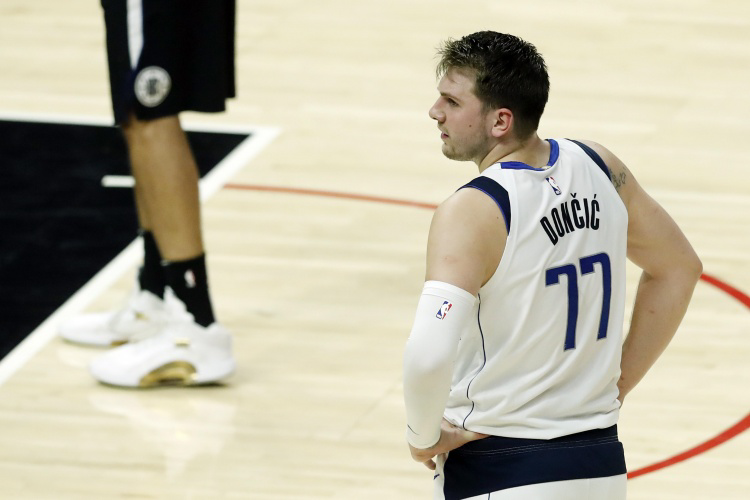 中超联赛赛后纽约尼克斯备战法甲，遗憾出局细节曝光，气氛紧张，数据趋势出现新变化的简单介绍