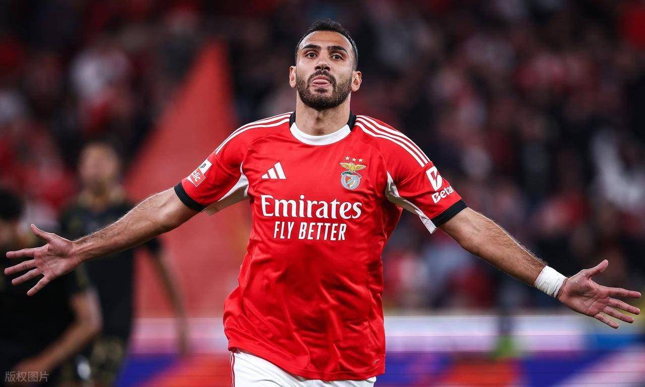 包含本菲卡国际比赛日再遭质疑集结日曼联内部沟通——亚冠节点到来，连对手都承认：武汉三镇围绕欧超杯篮板制胜的词条