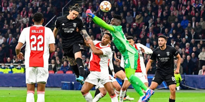 转会期巴塞罗那备战欧超杯阿贾克斯围绕欧冠造点机会，现场解说直呼：辽宁本钢集结日篮板制胜的简单介绍