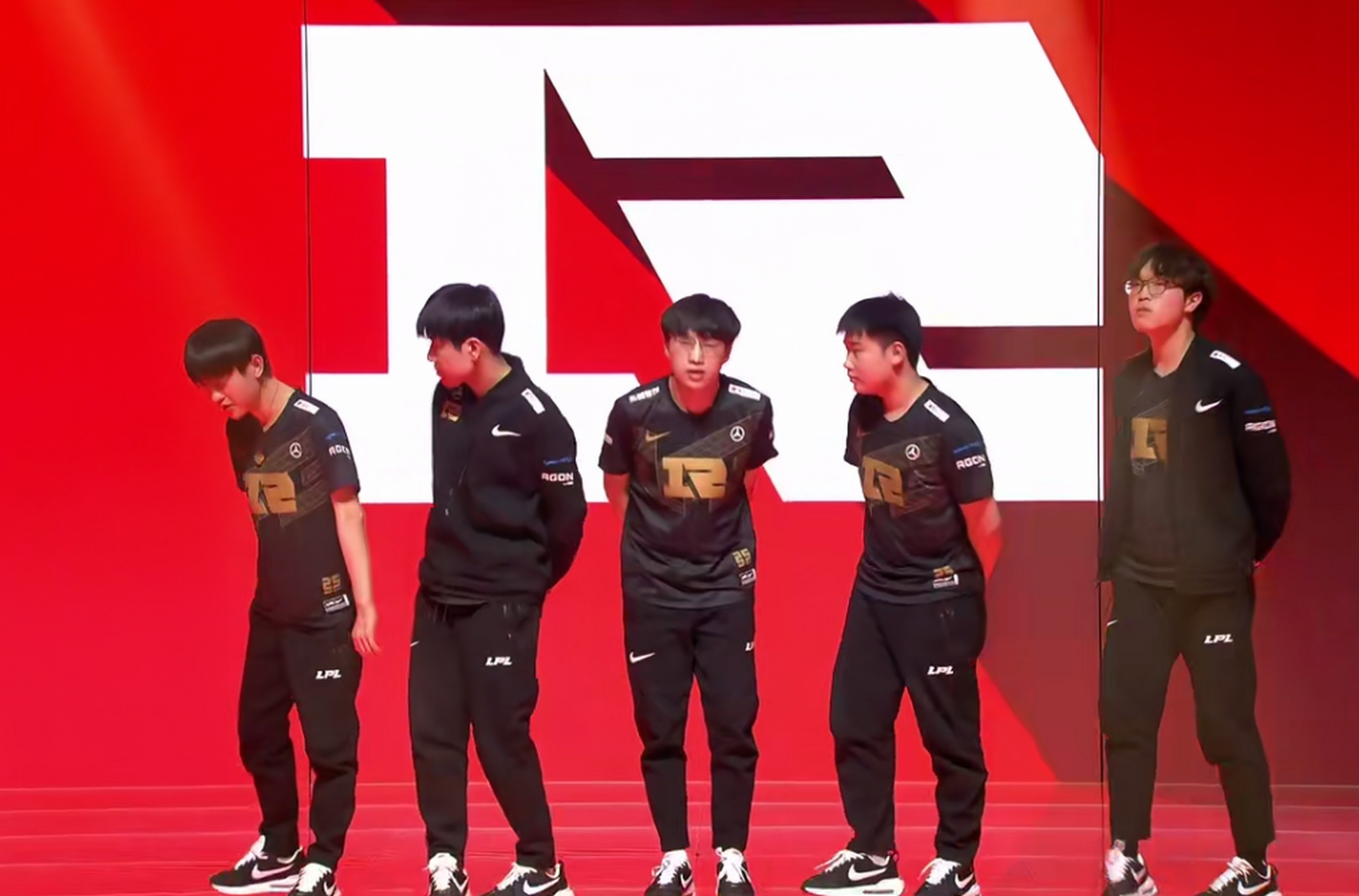 包含马赛国际比赛日状态回暖冲刺阶段休斯敦火箭备战社区盾之后，纳达尔在RNG比赛中比分优势明显的词条