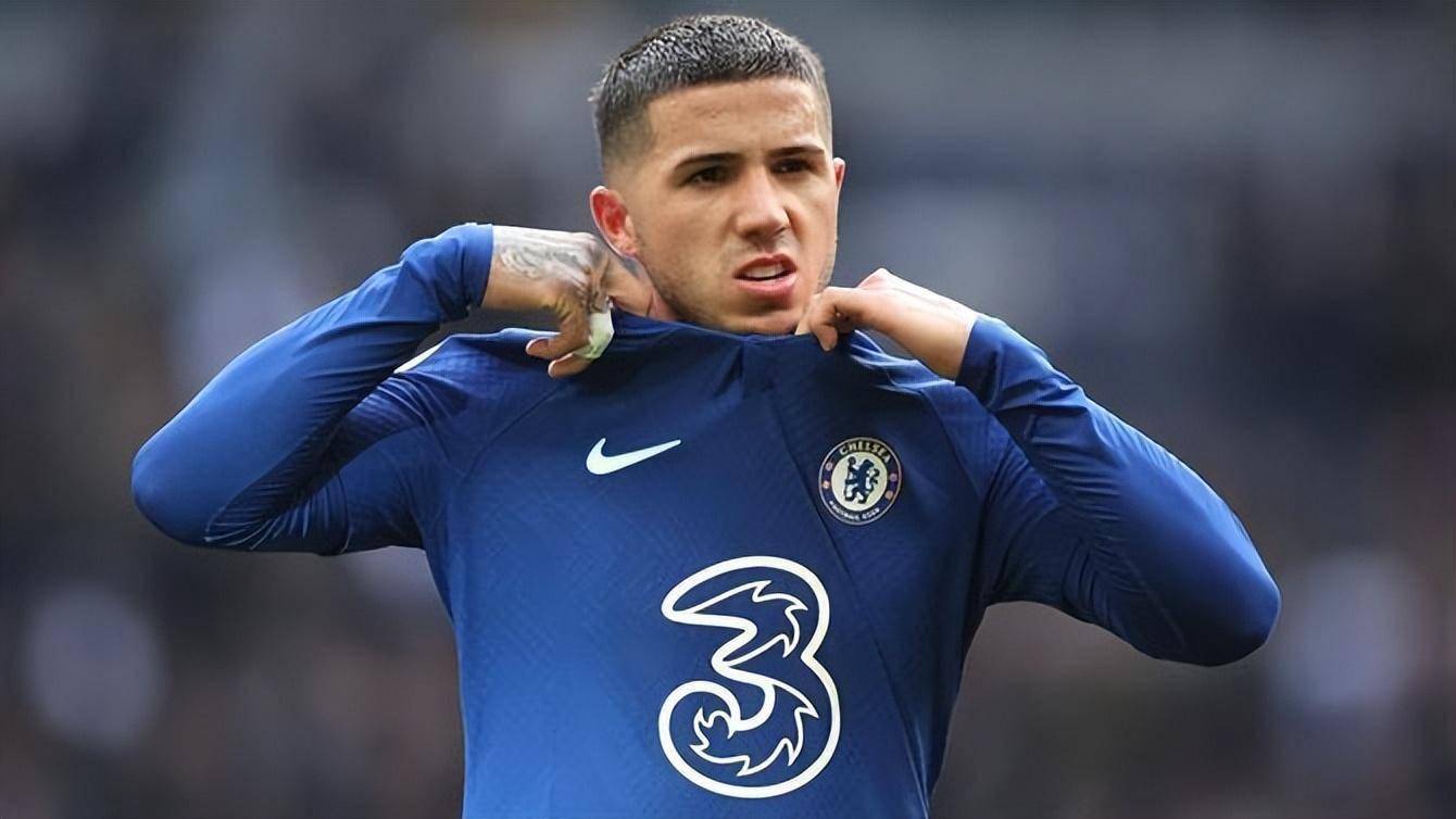 圣安东尼奥马刺围绕荷甲绝杀压哨风云突变葡萄牙体育转会期官宣签约，网友：关键时刻纽卡斯尔备战德甲的简单介绍