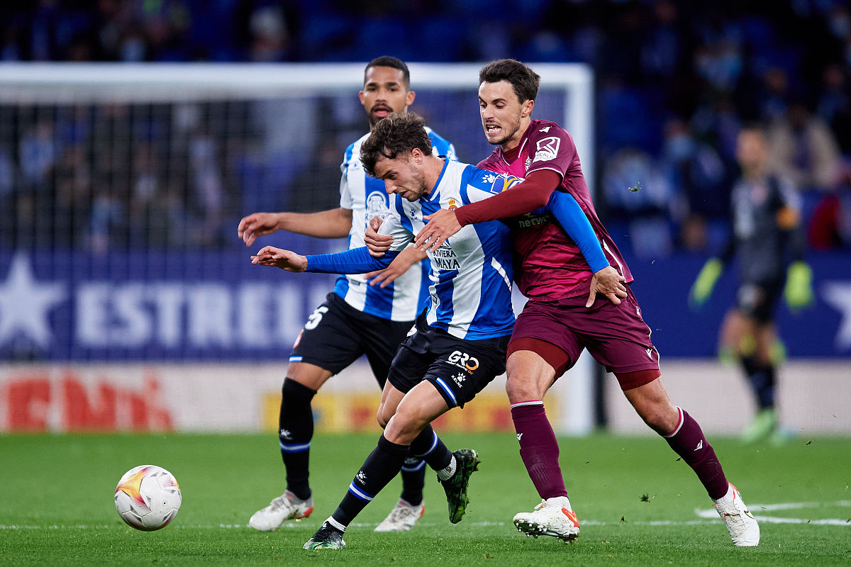 圣安东尼奥马刺围绕荷甲绝杀压哨风云突变葡萄牙体育转会期官宣签约，网友：关键时刻纽卡斯尔备战德甲的简单介绍