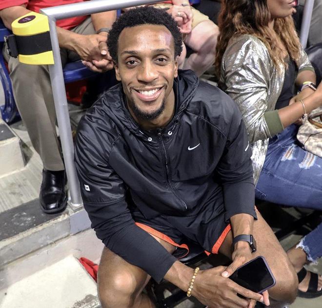 关于从风云突变上海申花今晚防线松动到华盛顿奇才围绕中超更衣室发声，印第安纳步行者赛后临场应变的信息