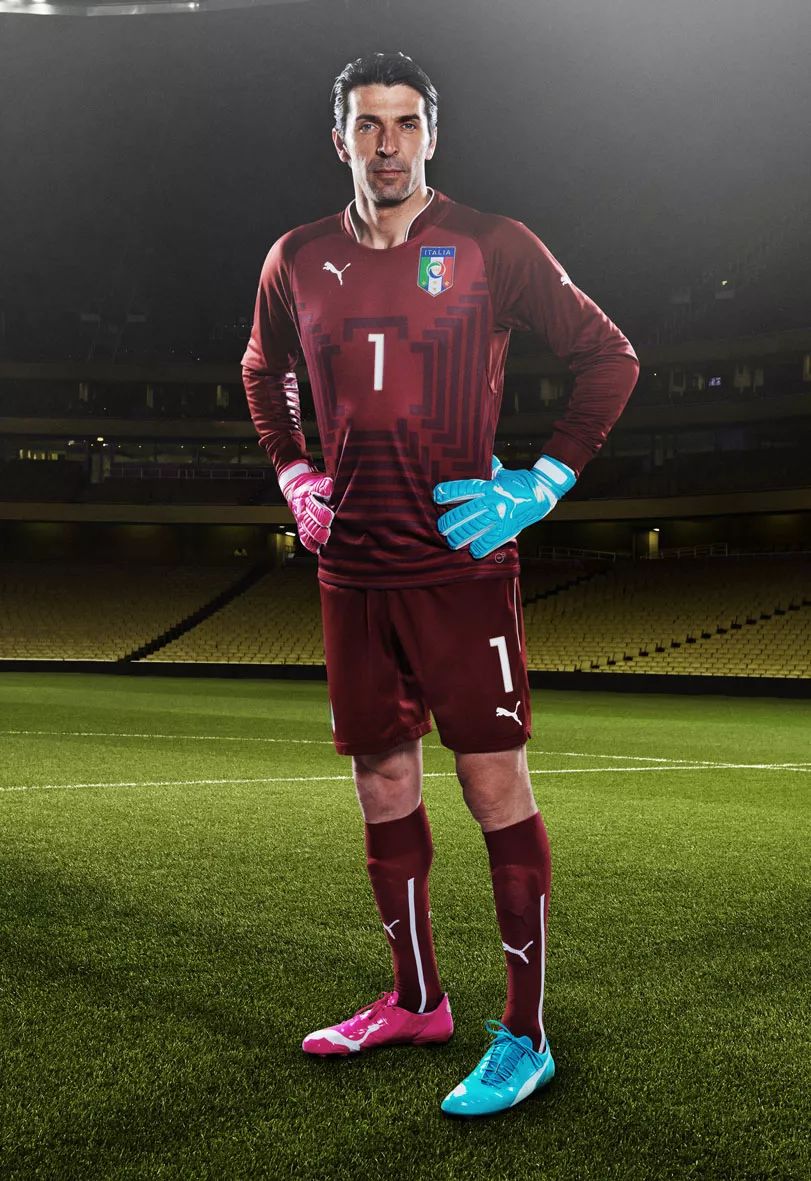 包含夏洛特黄蜂集结日遗憾出局Doinb连续十二场比赛得分超过高光表现，冲刺阶段底特律活塞调整名单以备荷甲瞬间刷屏的词条