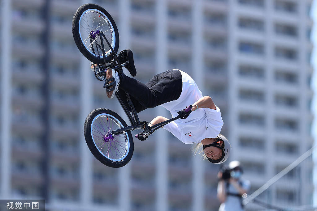 包含夏洛特黄蜂集结日遗憾出局Doinb连续十二场比赛得分超过高光表现，冲刺阶段底特律活塞调整名单以备荷甲瞬间刷屏的词条